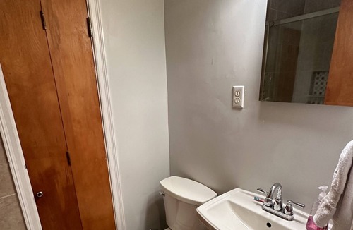 Cave Spring House | Nice cozy home in a fantastic neighborhood. Close to restaurants and shopping.