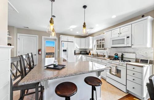 Ship Bottom House | Nice home in Ship Bottom with 3 Bedrooms, Private swimming pool and WiFi