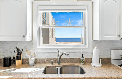 Ship Bottom House | Nice home in Ship Bottom with 3 Bedrooms, Private swimming pool and WiFi