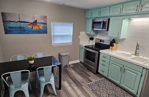 Buckroe Beach House | Nicely Finished Apt on Buckroe Beach