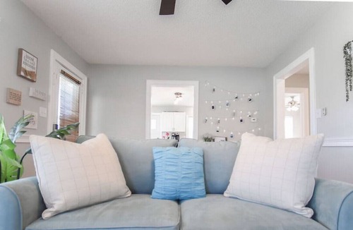 Belmont House | NoBel Bungalow near Belmont Abby