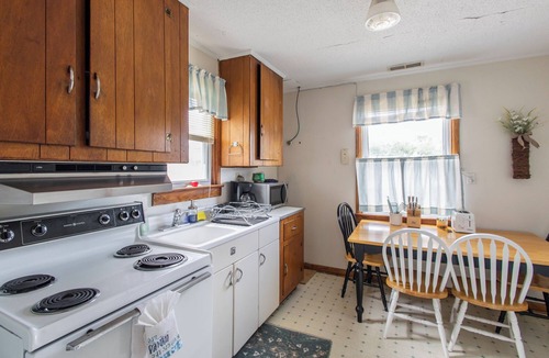 Willoughby Spit House | Norfolk/Willoughby Spit Beachfront with 2 Decks - Spacious & Well-Equipped Home