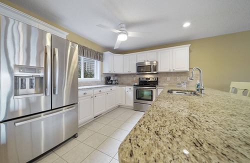 La Follette Condo | Norris Lake Condo - Deerfield condo - Lakefront condo w/Boat Slip-LaFollette, TN