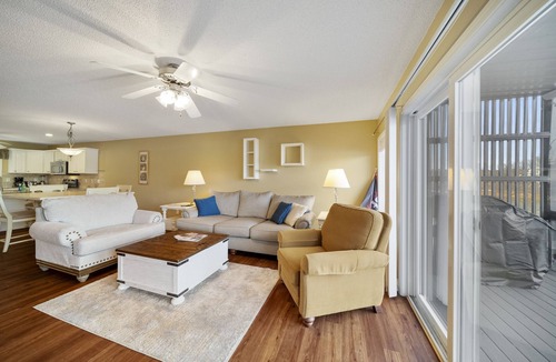 La Follette Condo | Norris Lake Condo - Deerfield condo - Lakefront condo w/Boat Slip-LaFollette, TN