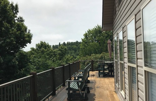 La Follette House | NORRIS LAKE FRONT RENTALS: SHANGHAI LAKE VIEW PARADISE WITH DOCK SLIPS & VIEWS
