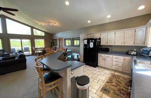 La Follette Resort | Norris Lake Front Rentals: R4 Lake View House @ Deerfield Resort