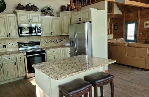 La Follette House | Norris Point-Accommodates 20, Waterfront, NO STEPS, Family Fun, Covered Dock.