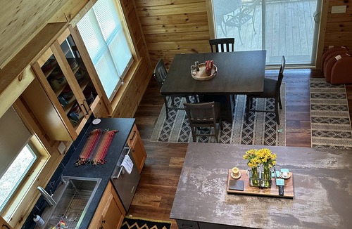 Blairsville Cabin | North Georgia Log Cabin on 4.5 acre secluded wooded lot & Lake Nottely access.