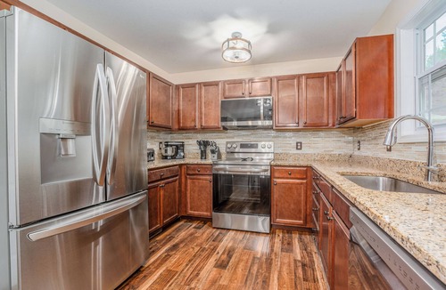 Powell House | North of Knox Split Foyer Home - 4 bedrooms with 3 full baths home in Powell