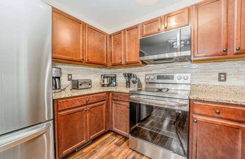 Powell House | North of Knox Split Foyer Home - 4 bedrooms with 3 full baths home in Powell