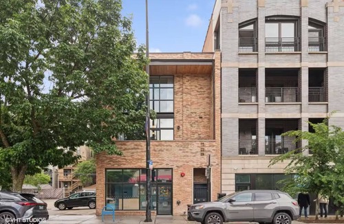 Lakeview Apartment | Northhalsted Terrace · Modern Luxury for an Unforgettable Chicago Stay