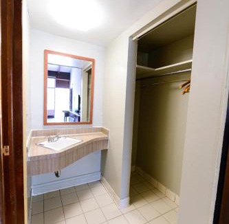 Greensboro Hotel | OAKS MOTEL GREENSBORO NC