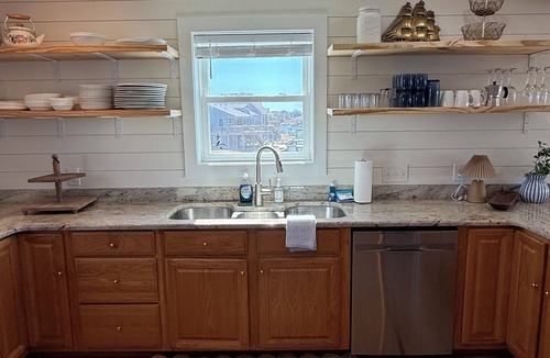 Avon Cottage | OBX Soundfront Cottage : Hot Tub, Boat Ramp, Dock, Sunsets, Complimentary Kayaks