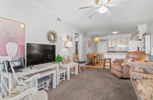 Myrtle Beach Apartment | Ocean Forest 204E
