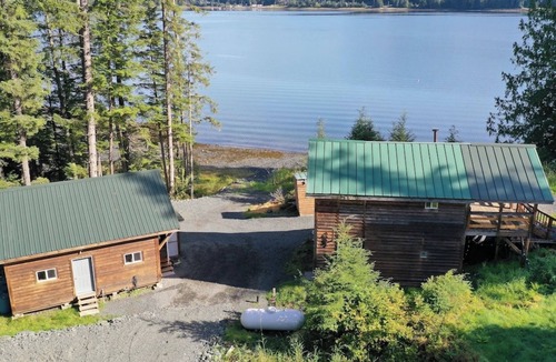 Whale Pass Cabin | Ocean front 2-bedroom cabin in Whale Pass with strong WiFi