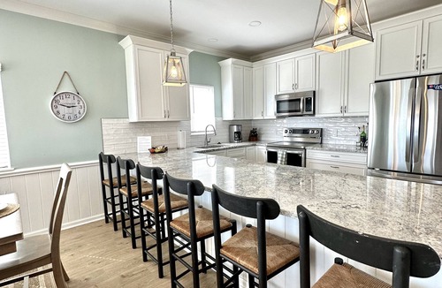 Ocean Isle Beach House | OCEAN FRONT with POOL, Great LOCATION near pier, 5 bed & 5 bath