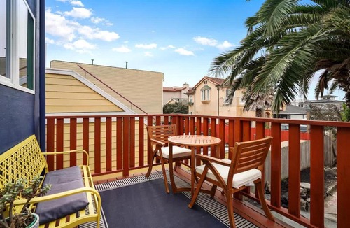 Sharp Park Apartment | Ocean glimpse from the patio - Palmetto Old