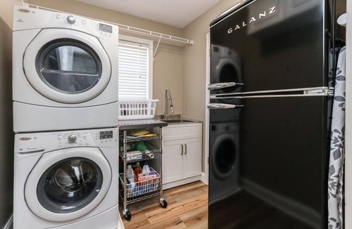 Long Beach House | Ocean View/Pool/Dog Friendly/Elevator/Center of Town/1PM Check-In/East Beach