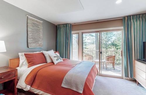 Rosario Apartment | Ocean View Studio with Private Balcony Near Moran State Park