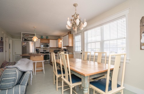 Oak Island House | Ocean View with Upper and Lower Decks located on West End - Building Memories