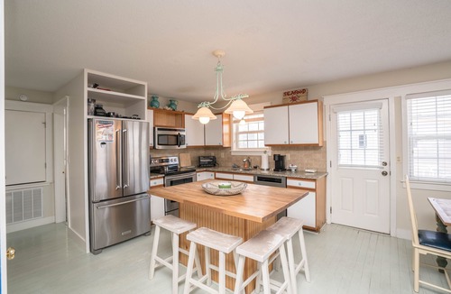 Oak Island House | Ocean View with Upper and Lower Decks located on West End - Building Memories