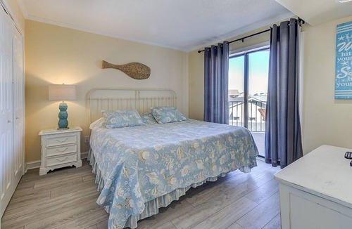 Wrightsville Beach Condo | Ocean Views, Balcony, Pool, STEPS to Beach Restaurants Shops