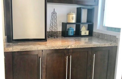 Leucadia House | OCEANFRONT! 3 DISTINCT SUITES! JACUZZI & BBQ!