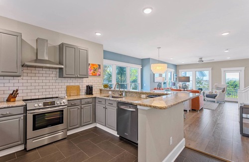 South Beach House | Oceanfront Completely Remodeled 3 Br 2 Full and 2 Half Ba Bhi Club