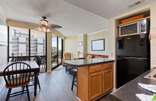 Myrtle Beach Apartment | Oceanfront condo Steps to the beach w No Resort Fees