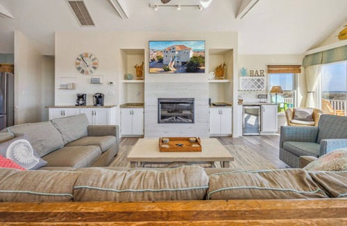 Waves House | Oceanfront Dog Friendly w Private Pool, Hot Tub, Game Room, Theater, Cmty Tennis