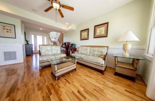 Whalehead Beach House | Oceanfront grandeur 4x4 Outerbanks - Fitzgerald