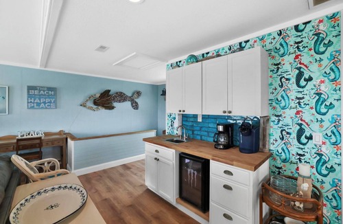 Salvo House | OCEANFRONT- Hatteras Island/Salvo: 2 Primaries, Hot Tub, Large Open Living Space
