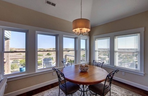 Farrow Shores House | OCEANFRONT Luxury Home - Brand NEW Heated POOL & HOT TUB!