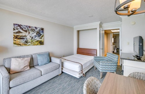 Myrtle Beach Apartment | Oceanfront Myrtle Beach Resort Rental with Balcony!