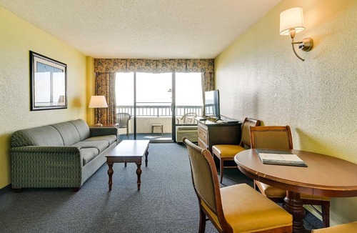 Myrtle Beach Apartment | Oceanfront Myrtle Beach Condo with Resort Amenities!