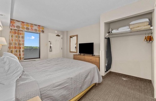Myrtle Beach House | Oceanfront One Bedroom w King - Excellent Views