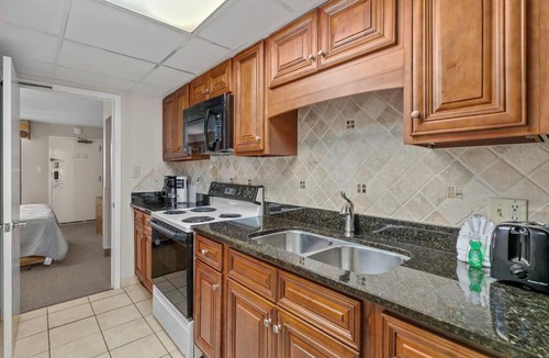 Myrtle Beach House | Oceanfront One Bedroom w King - Excellent Views