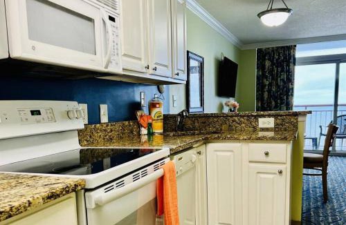 Myrtle Beach Apartment | *OceanFRONT @ Paradise*Queen Beds*Pools Galore*R18