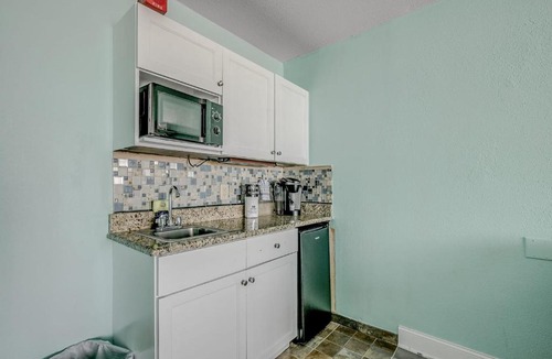 Myrtle Beach House | Oceanfront Studio King Bed SMART TV Direct Ocean Views