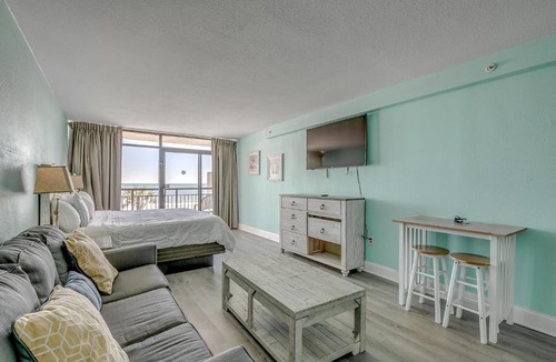 Myrtle Beach House | Oceanfront Studio King Bed SMART TV Direct Ocean Views
