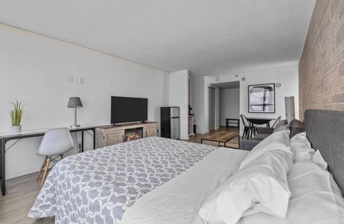 Myrtle Beach House | Oceanfront Studio Panoramic Views Amazon Fire TV