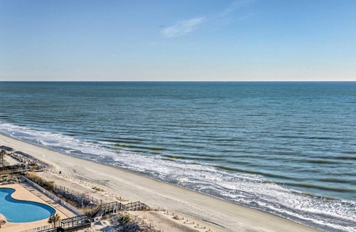 Myrtle Beach Apartment | OCEANFRONT STUDIO - Steps to Beach Pool and Hot Tub