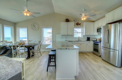 North Topsail Beach House | Oceanfront getaway, Sea Grace: 4 Bedroom home in North Topsail Beach for 10 guests.