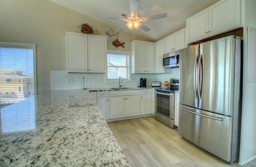 North Topsail Beach House | Oceanfront getaway, Sea Grace: 4 Bedroom home in North Topsail Beach for 10 guests.