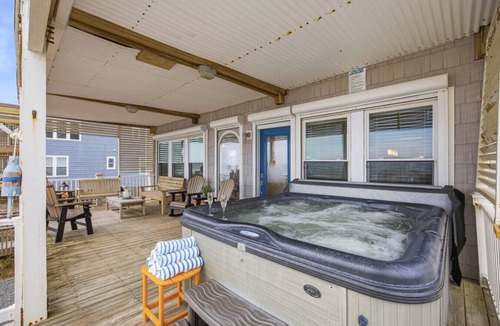 North Topsail Beach House | Oceanfront Retreat w/Hot Tub & Game Room!