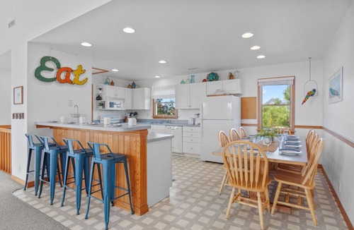 Waves House | Oceanside Dog Friendly Home w/Hot Tub, Screen Porch, Media Room, Beach Nearby