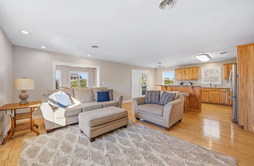 Salvo House | Oceanside Home in Salvo w/Hot Tub, Grill, and Screen Porch. Let Your Soulshine!