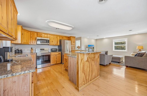 Salvo House | Oceanside Home in Salvo w/Hot Tub, Grill, and Screen Porch. Let Your Soulshine!