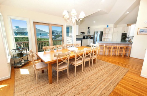 Corolla Light House | Oceanside, Private Pool, Hot Tub, Close to the Beach Access, 225, Glory Be