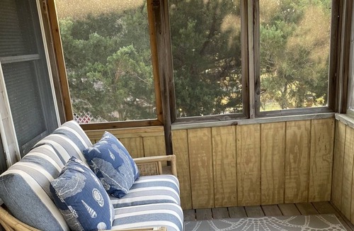 Avon Cottage | Oceanside - steps to beach